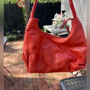 Hobo Astrid shoulder bag- color chili